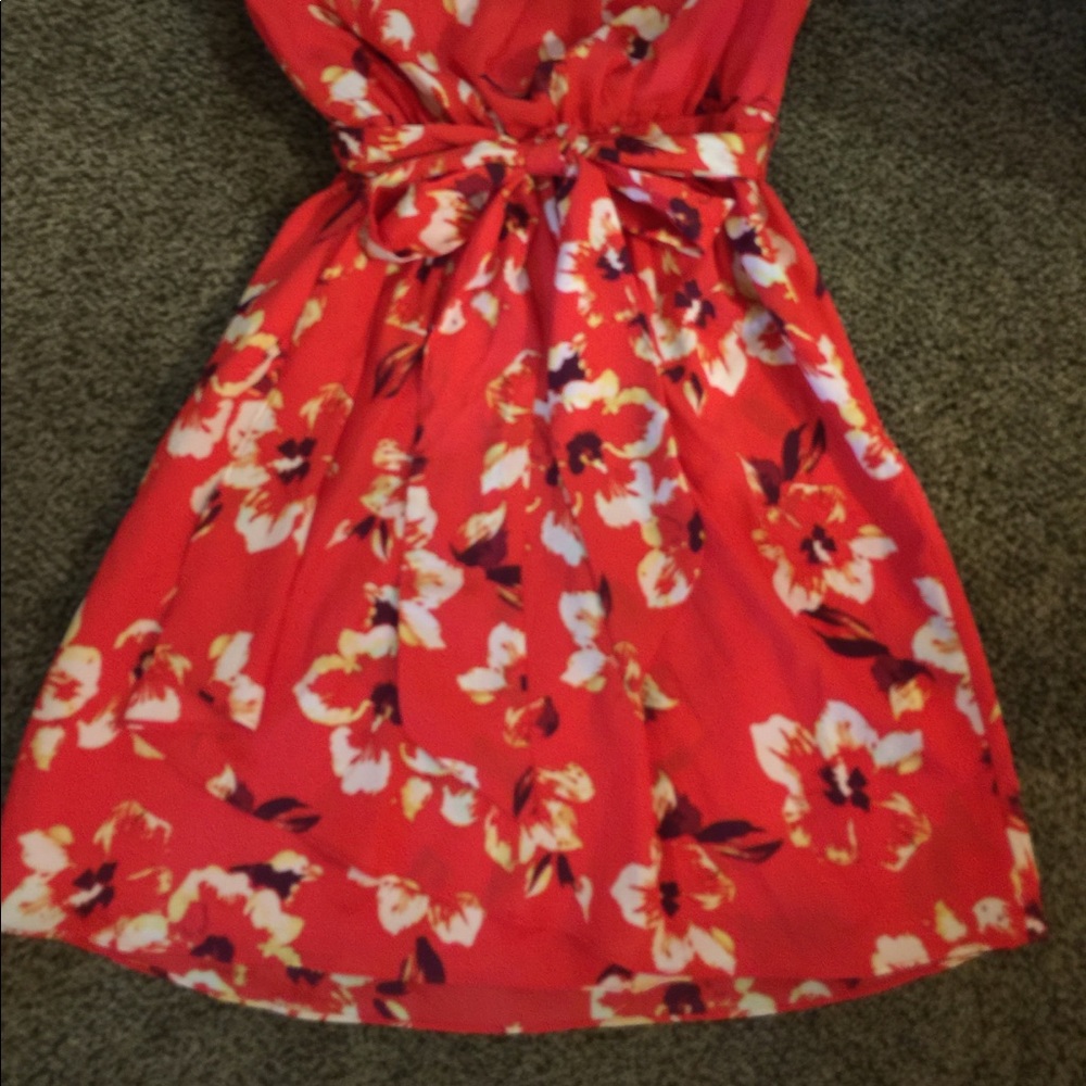 ❌❌❌SOLD❌❌❌Strapless Dress - Picture 2 of 2